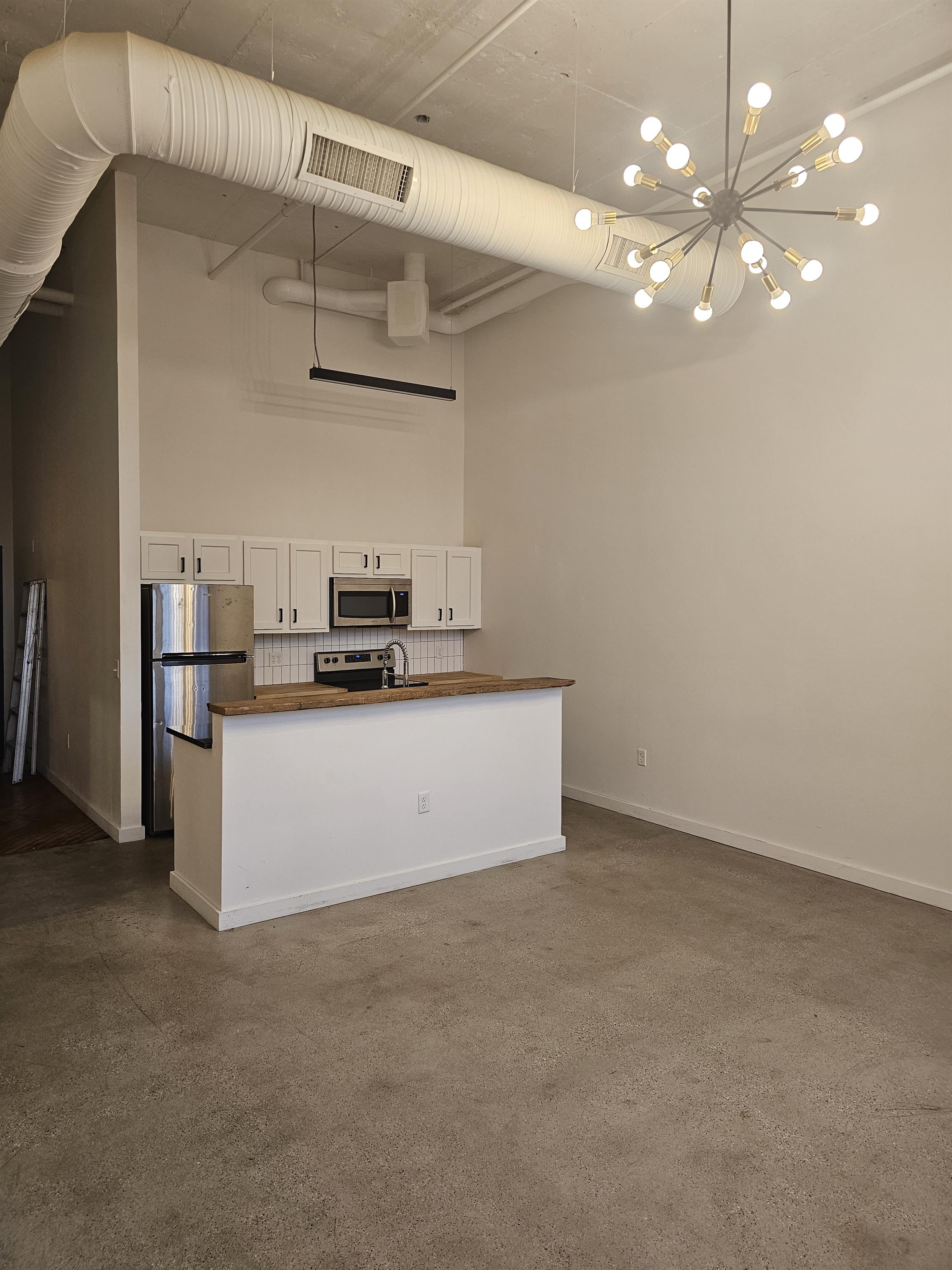 1119 North Summit Street - 102